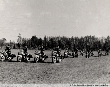 Formation en conduite de motocyclette, 1967