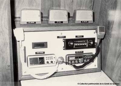 Poste de commandement mobile, 1976